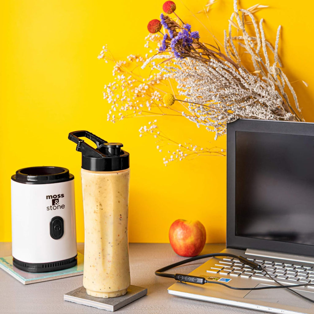 Black Personal Smoothie Blender, Single Serve One-Touch Blender Maker with 20 Oz Bpa-Free Bottle, Compact Plug-In Appliance for Everyday Smoothies & Shakes